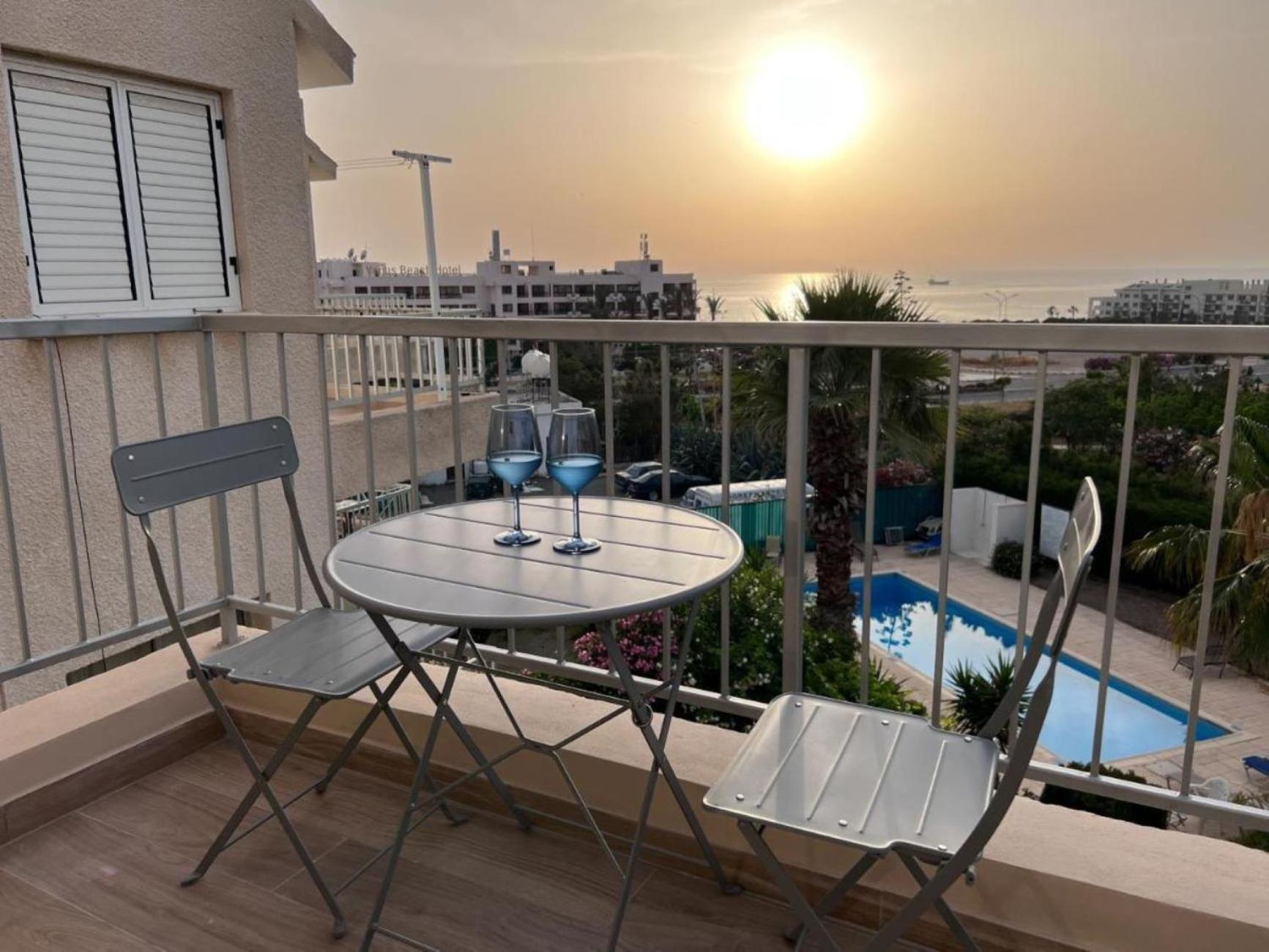 H&O Diamond Complex Sea View Apartment بافوس المظهر الخارجي الصورة